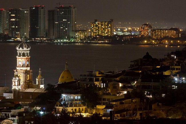 9:59 in Puerta Vallarta | Adam Murphy Photography